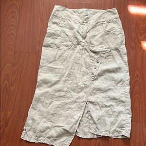 Le Ble’e Casual Cream Skirt‎